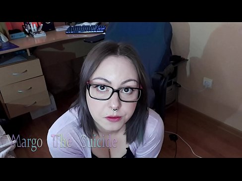 ❤️ Kynþokkafull stelpa með gleraugu sýgur dildó djúpt á myndavélinni Slúður á is.mobilecric.top